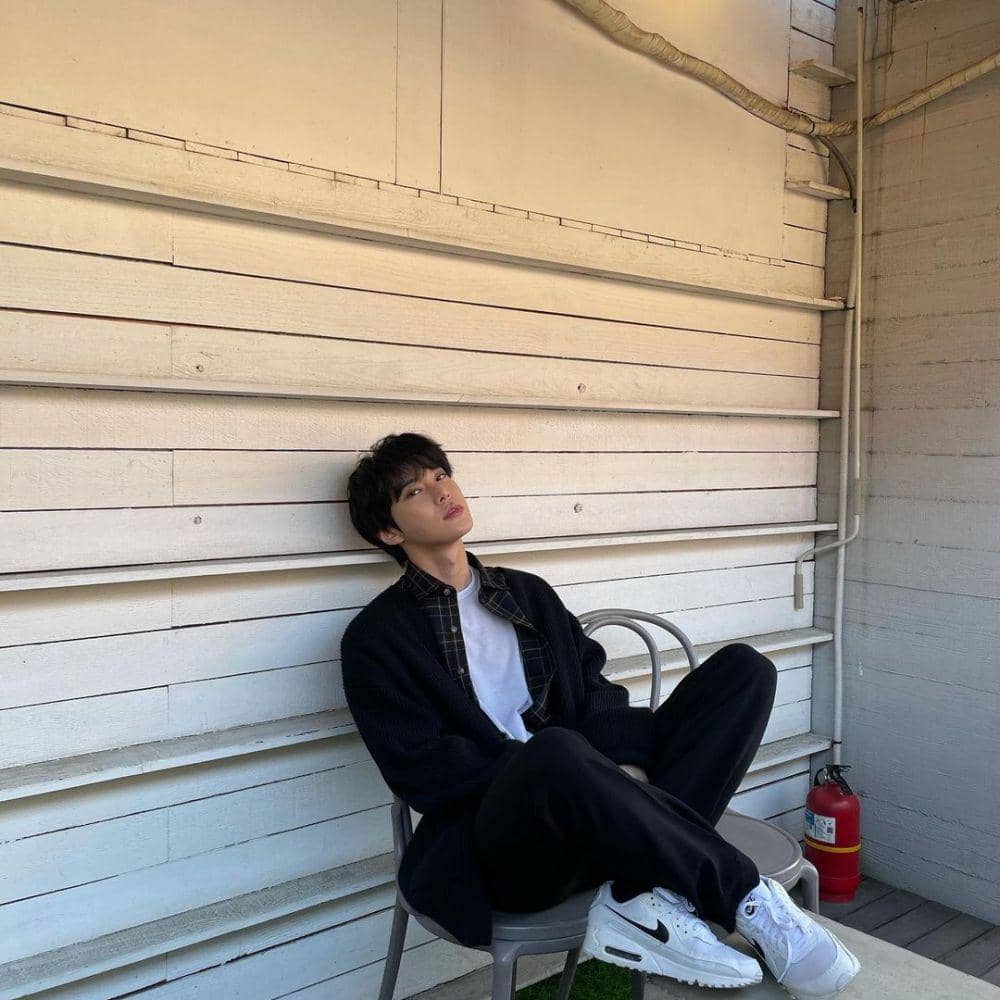 potret Doyoung NCT (instagram.com/do0_nct)