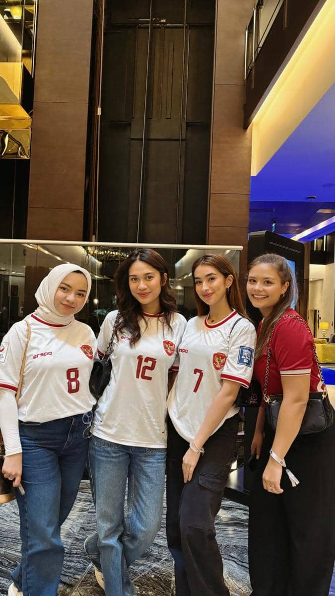 potret Rismahani dukung Witan Sulaeman tanding semifinal Piala Asia U-23 AFC 2024 (instagram.com/rismahanisulaiman_)