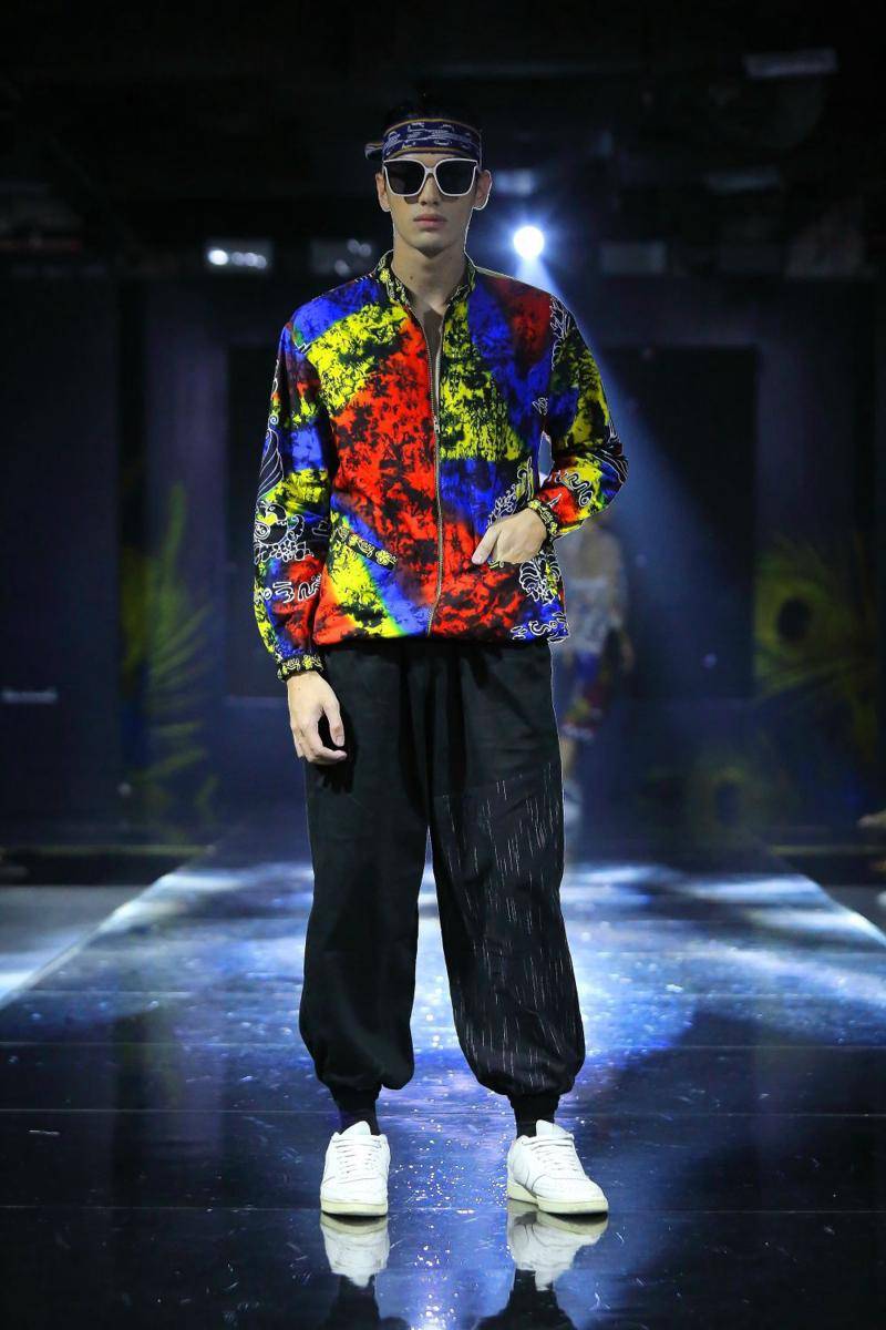 Koleksi Zayru dipamerkan di Kelana Wastra Fashion Festival 2024 (Dok. Pribadi/Zayru Fashion)