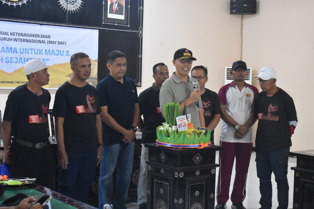 Peringatan May Day, Serikat Pekerja NTB Diskusi Bersama Disnakertrans