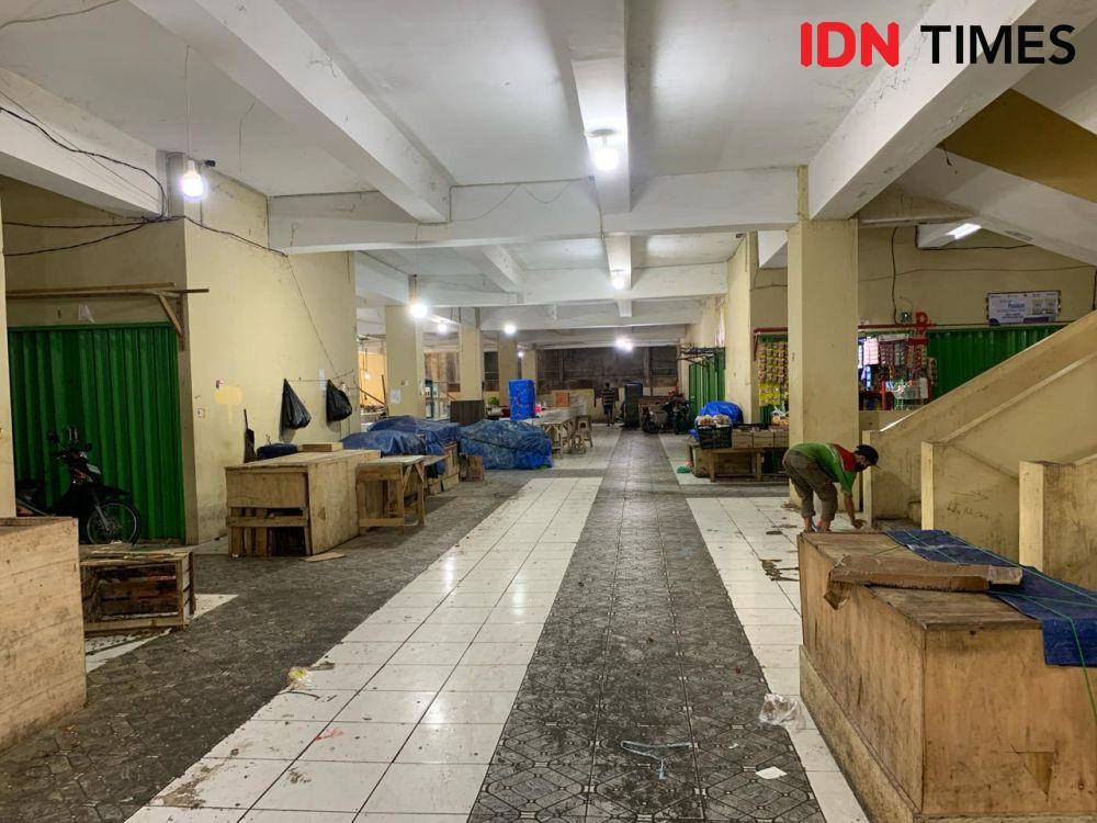 Lantai dua Pasar SMEP. (IDN Times/Rohmah Mustaurida)