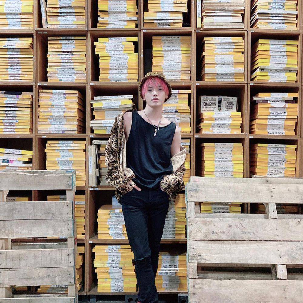 OOTD pakai bucket hat ala Taeyong NCT (instagram.com/taeoxo_nct)