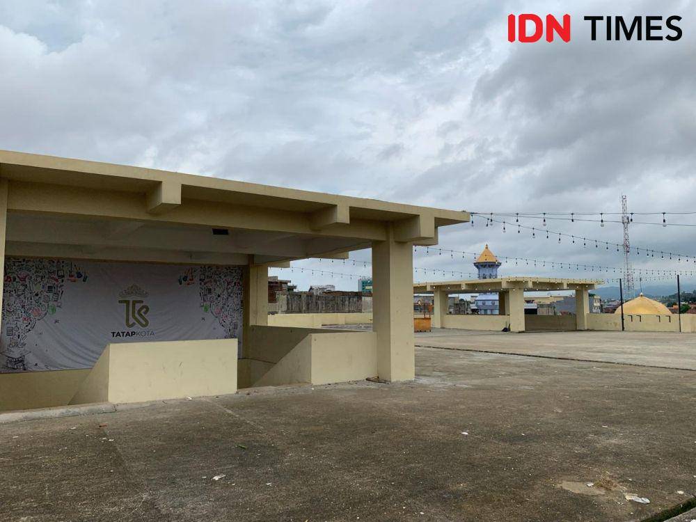 Rooftop Pasar SMEP. (IDN Times/Rohmah Mustaurida)