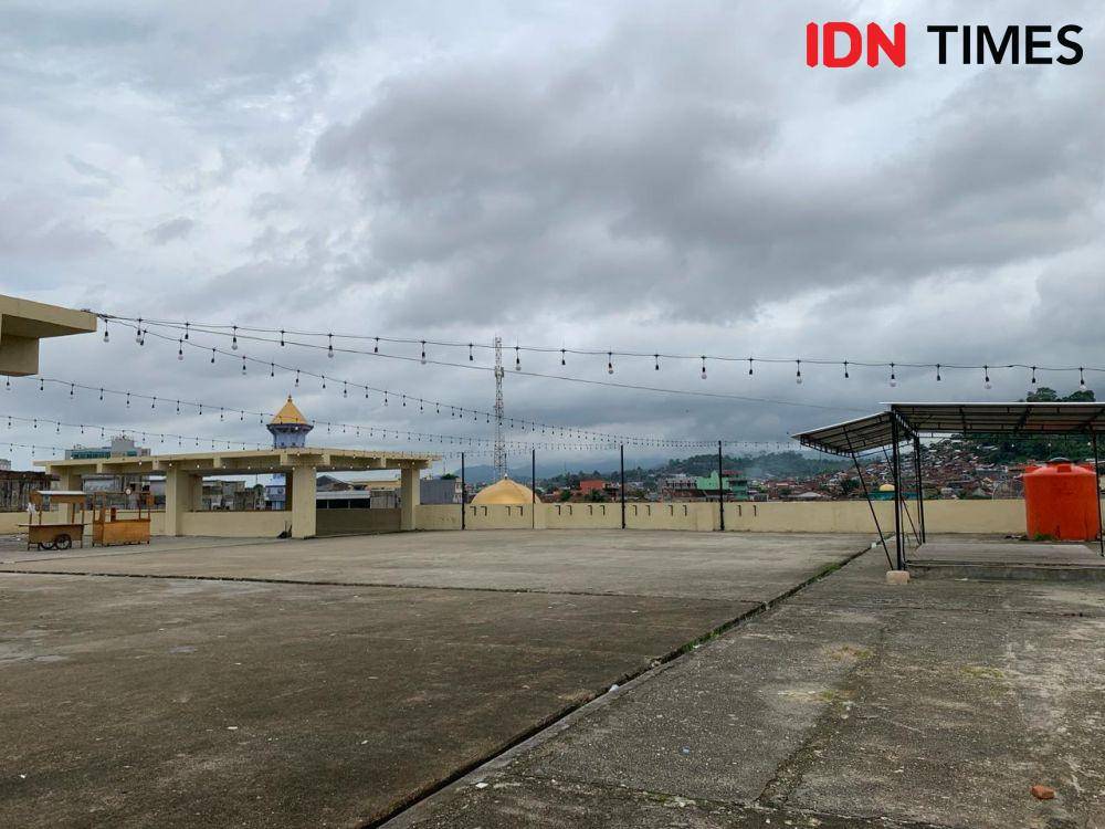 Rooftop Pasar SMEP. (IDN Times/Rohmah Mustaurida)