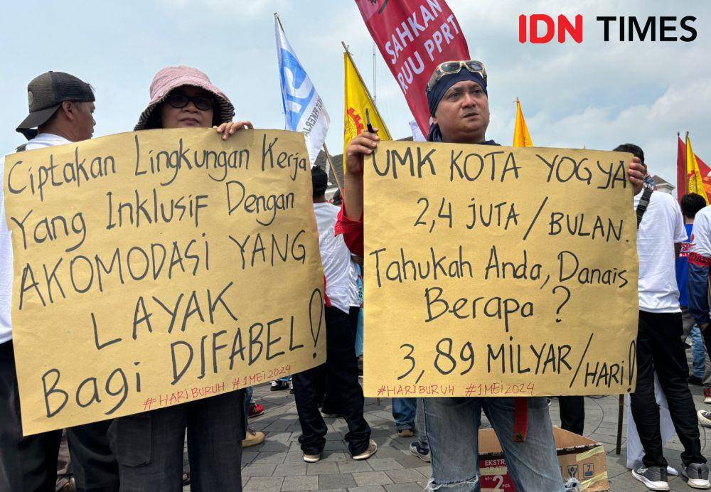 Aksi buruh Jogja memperingati Hari Buruh, Rabu (1/5/2024). (IDN Times/Herlambang Jati Kusumo)