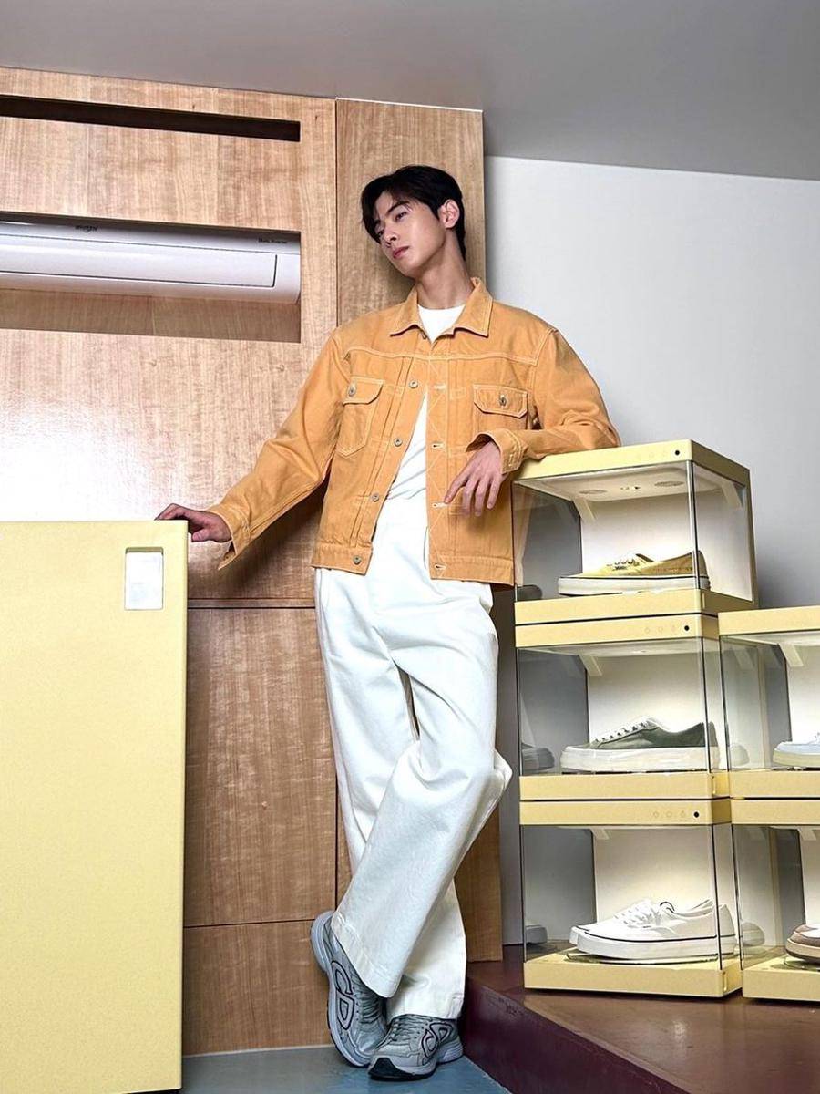 potret Cha Eun Woo (instagram.com/eunwo.o_c)