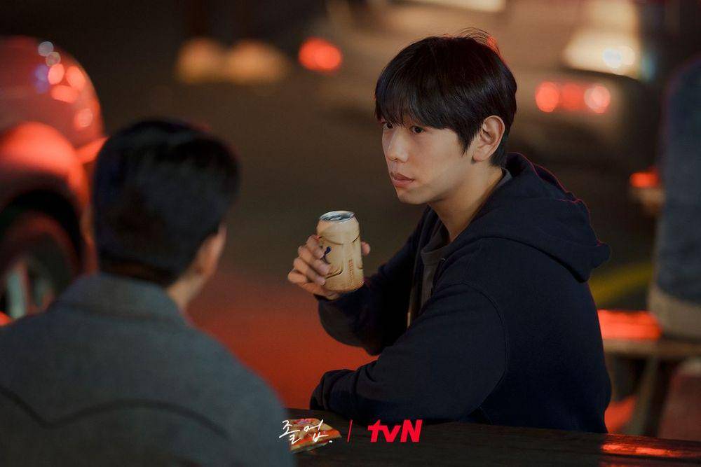 cuplikan Shin Joo Hyup di drakor The Midnight Romance in Hagwon (instagram.com/tvn_drama)