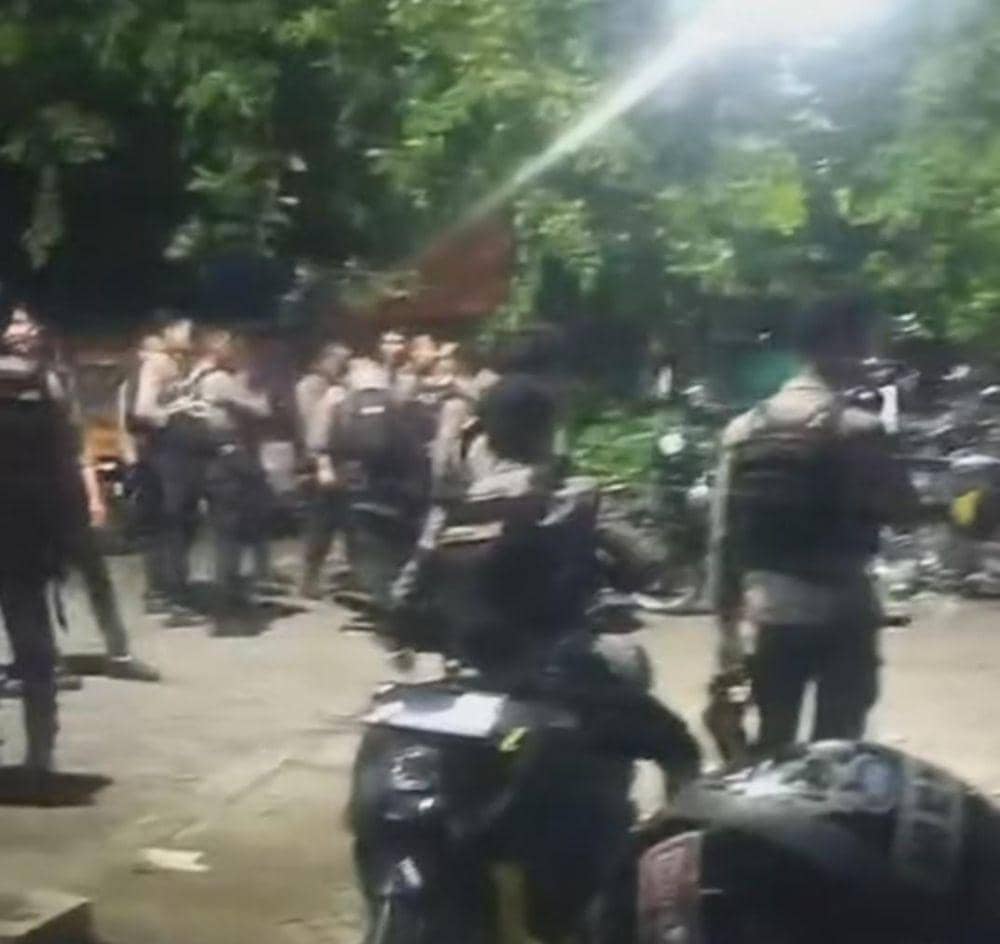Demo Hari Buruh di UNM Makassar Ricuh, Polisi Tangkap Pengunjuk Rasa
