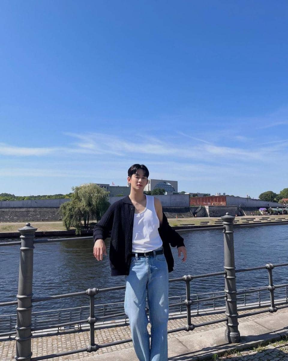 inspirasi OOTD ala Kim Soo Hyun (instagram.com/soohyun_k216)
