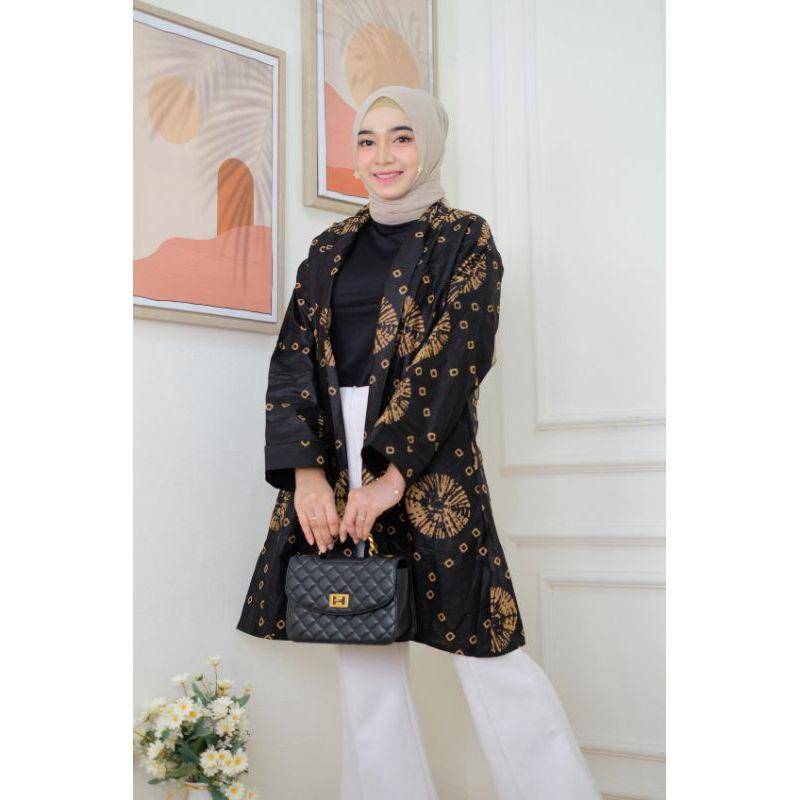 Rekomendasi Seragam Baju Batik Umroh Perempuan (Shopee.com/Batik Paolaa)