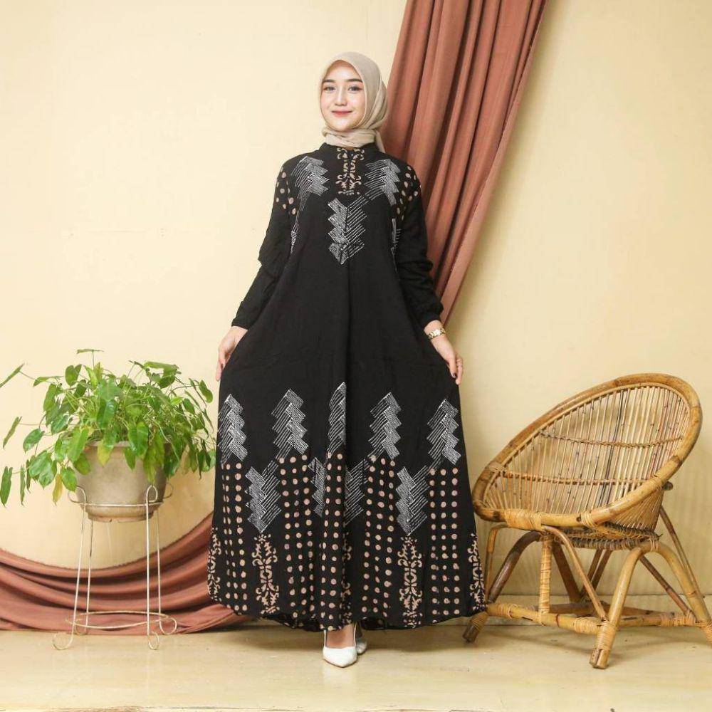 Rekomendasi Seragam Baju Batik Umroh Perempuan (Shopee.com/BAatik Usman Official)