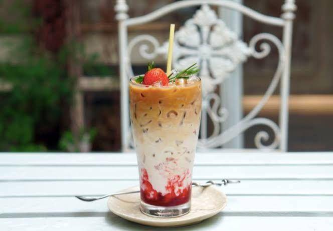 https://ottencoffee.co.id/majalah/resep-kopi-strawberry-honey-iced-latte