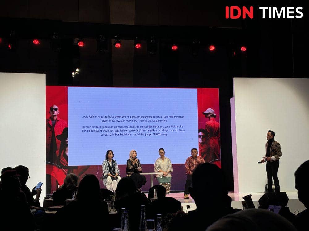 Launching Jogja Fashion Week, di Royal Ambarrukmo, Kamis (2/5/2024). (IDN Times/Herlambang Jati Kusumo)