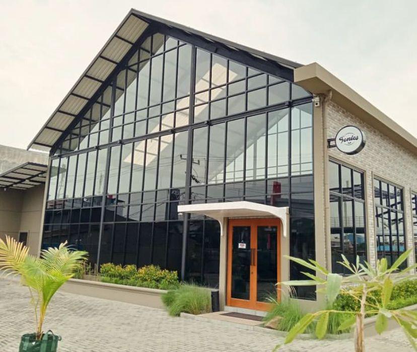 Pertama di Medan Kafe Estetik Berkonsep Rumah Kaca, Wajib Mampir Nih