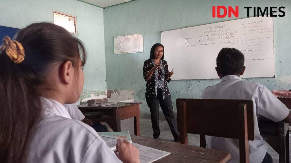 Proses belajar mengajar di SMPK Garuda Magetan. IDN Times/ Riyanto