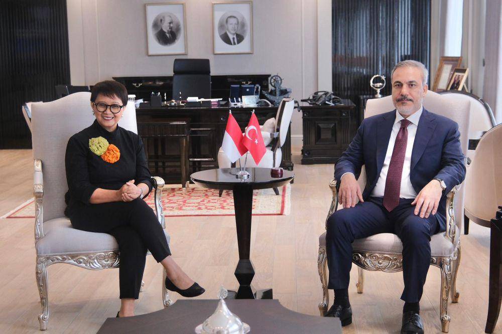 Menteri Luar Negeri RI Retno Marsudi dan Menteri Luar Negeri Turki Hakan Fidan. (dok. Kemlu RI)
