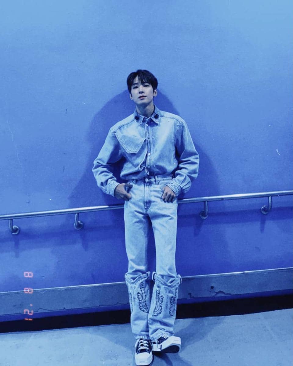 OOTD serba denim ala Wonwoo SEVENTEEN (instagram.com/everyone_woo)