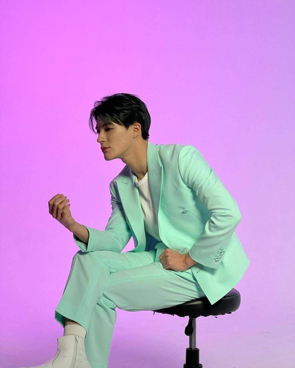 outfit old money ala Jeno NCT (instagram.com/leejen_o_423)