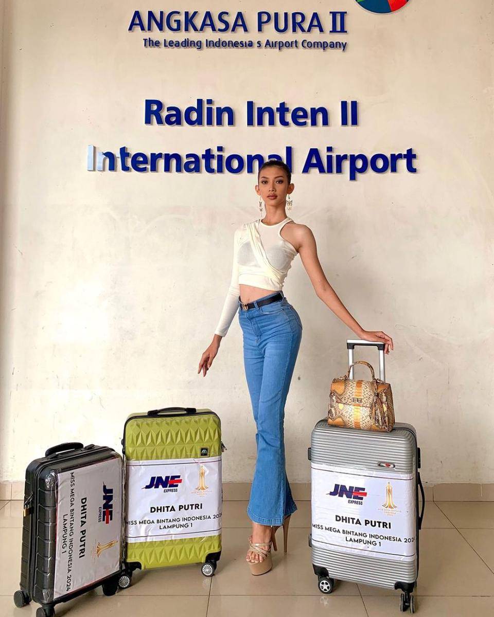 Potret Keberangkatan Finalis Miss Mega Bintang Indonesia 2024 (Instagram.com/dhitaputrii_)