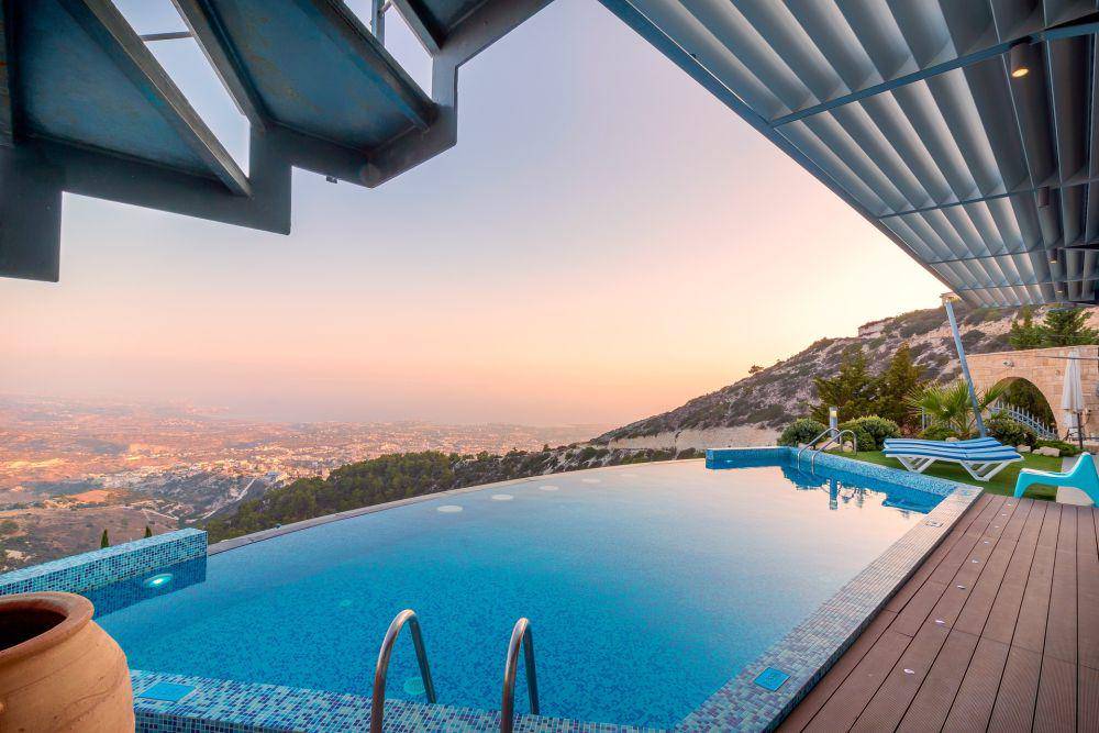 Ilustrasi infinity pool. Pixabay