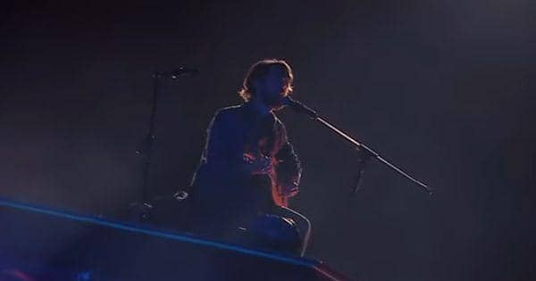 Anthony Lynch membawakan lagu Take the Journey (Dok. Honkai: Star Rail)