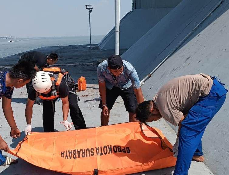 Mayat Laki-Laki Ditemukan di Kaki Jembatan Suramadu