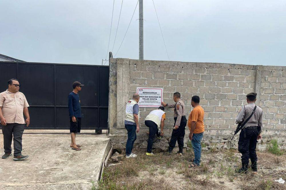 KPK sita aset Bupati Labuhanbatu, Erik Adtrada Ritonga. (dok. KPK)