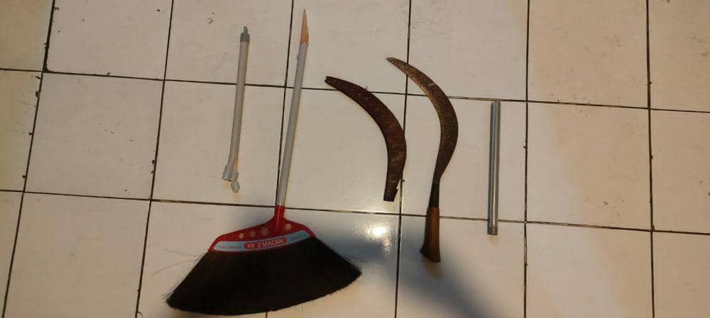 Barang bukti KDRT yang dilakukan MRR pada DEF. (Dok. Polsek Kedungkandang)