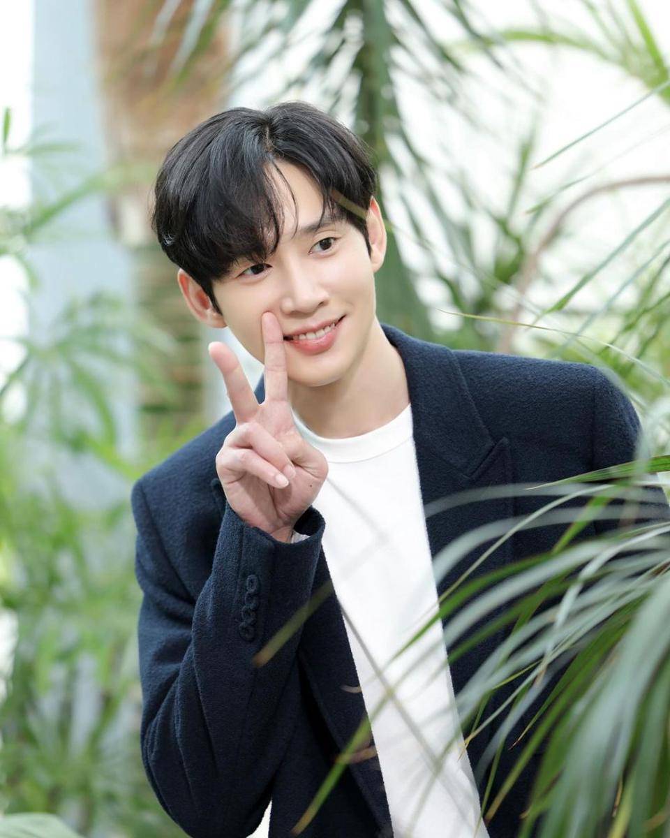 Park Sung Hoon (instagram.com/boxabum)