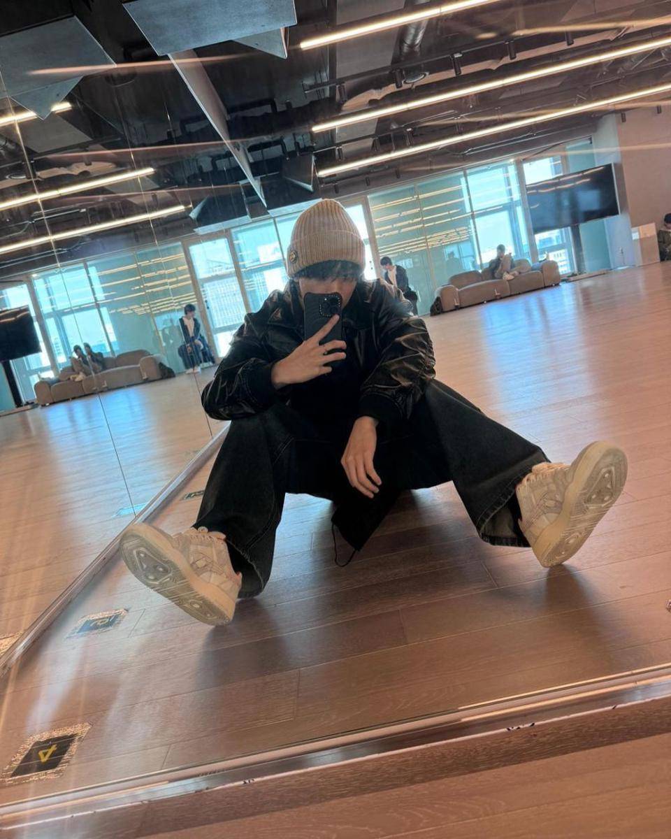 padu padan celana jeans ala Haechan NCT (instagram.com/haechanahceah)