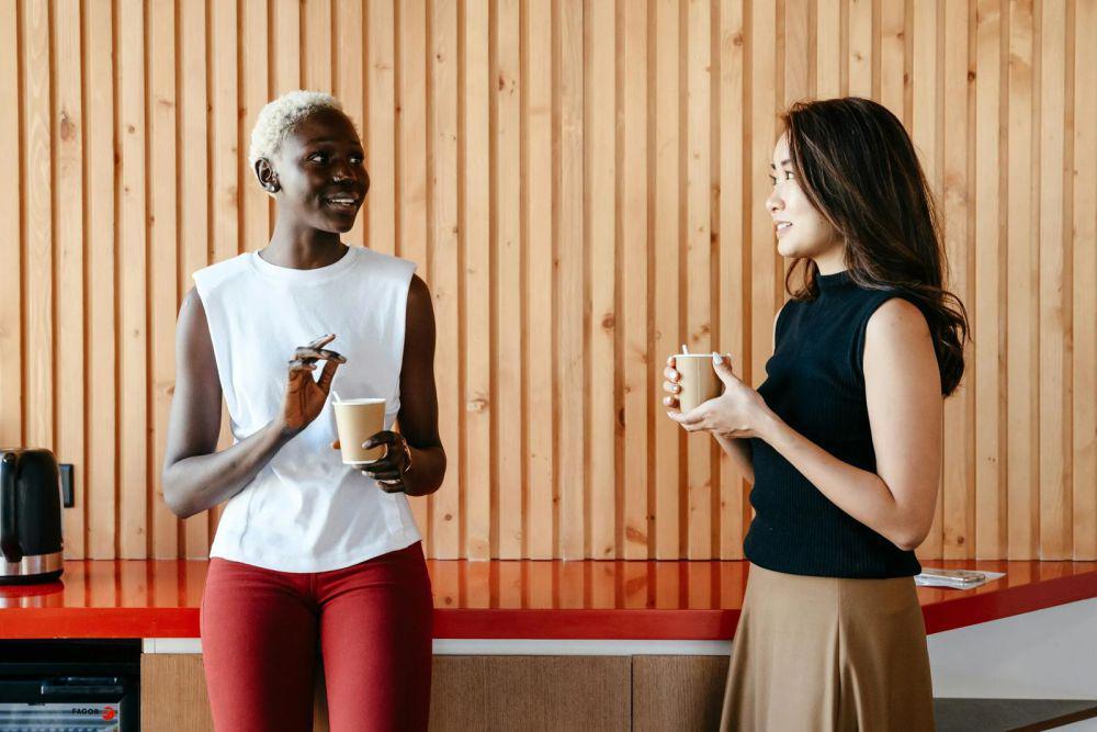 6 Tips Hindari Oversharing saat Curhat dengan Sahabat, Jangan Bocor!