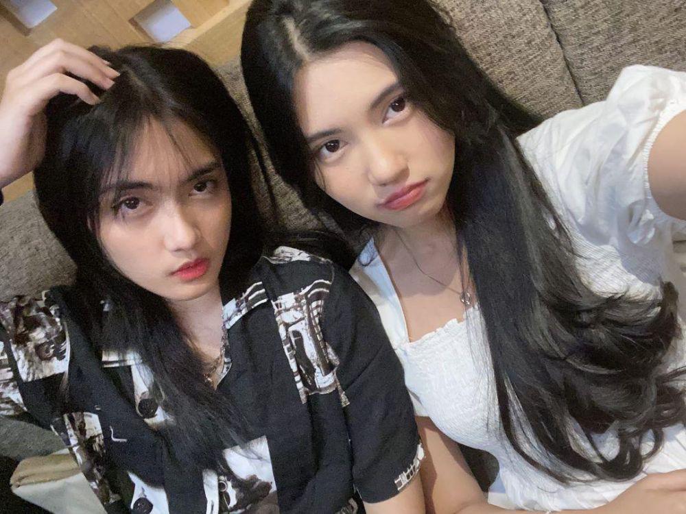 7 ⁠Potret Kedekatan Amanda dan Indira JKT48