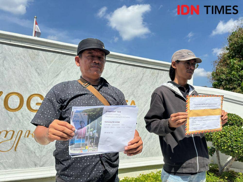 Koalisi Pegiat HAM dan Anti Korupsi Yogyakarta (KPH AKSI Yogyakarta) meminta klarifikasi Dinas Penanaman Modal dan Pelayanan Terpadu Satu Pintu (DPMPTSP) Kota Yogyakarta. (IDN Times/Herlambang Jati Kusumo)