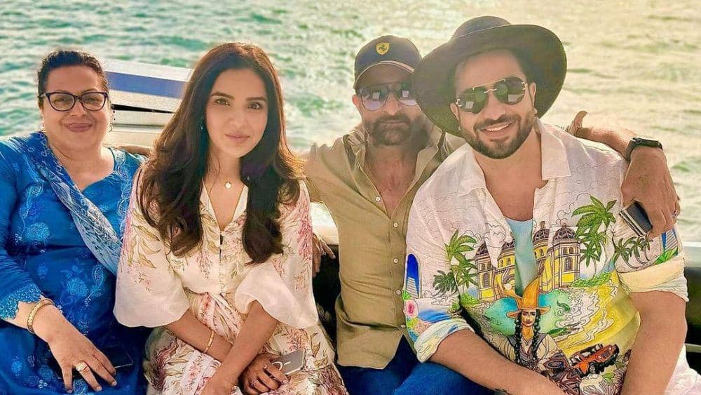 9 Potret Artis India Aly Goni Liburan di Mauritius, Bareng Kekasih!