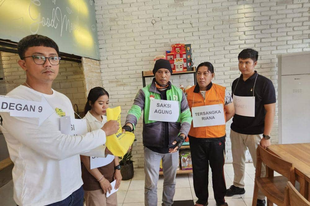 Ditetapkan Tersangka, PH Bendesa Adat Berawa Jalani Rekonstruksi