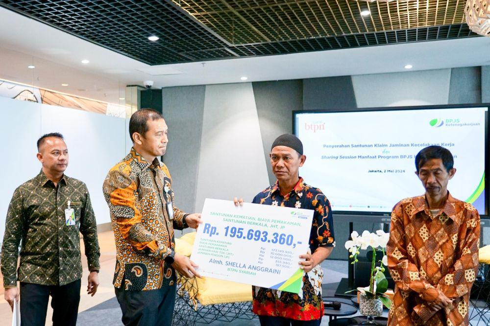 BPJS Ketenagakerjaan Serahkan Santunan Kematian Rp391 Juta