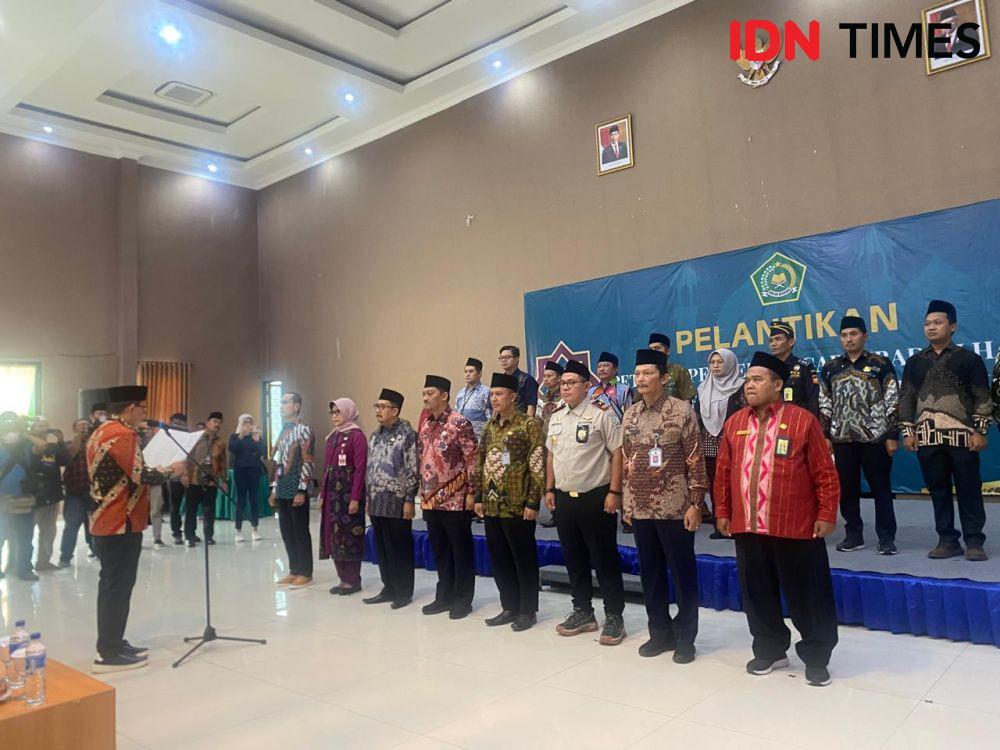 PJ Gubernur Jatim Lantik 23 PPIH Embarkasi Surabaya