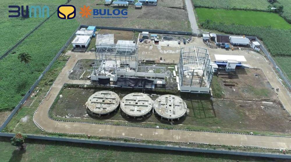 Pusat pengeringan jagung atau Corn Drying Center (CDC) Perum Bulog di Desa Dulangon, Kecamatan Lolak, Kabupaten Bolaang Mongondow (Bolmong), Sulawesi Utara. (dok. Youtube CDC Bulog Bolmong)