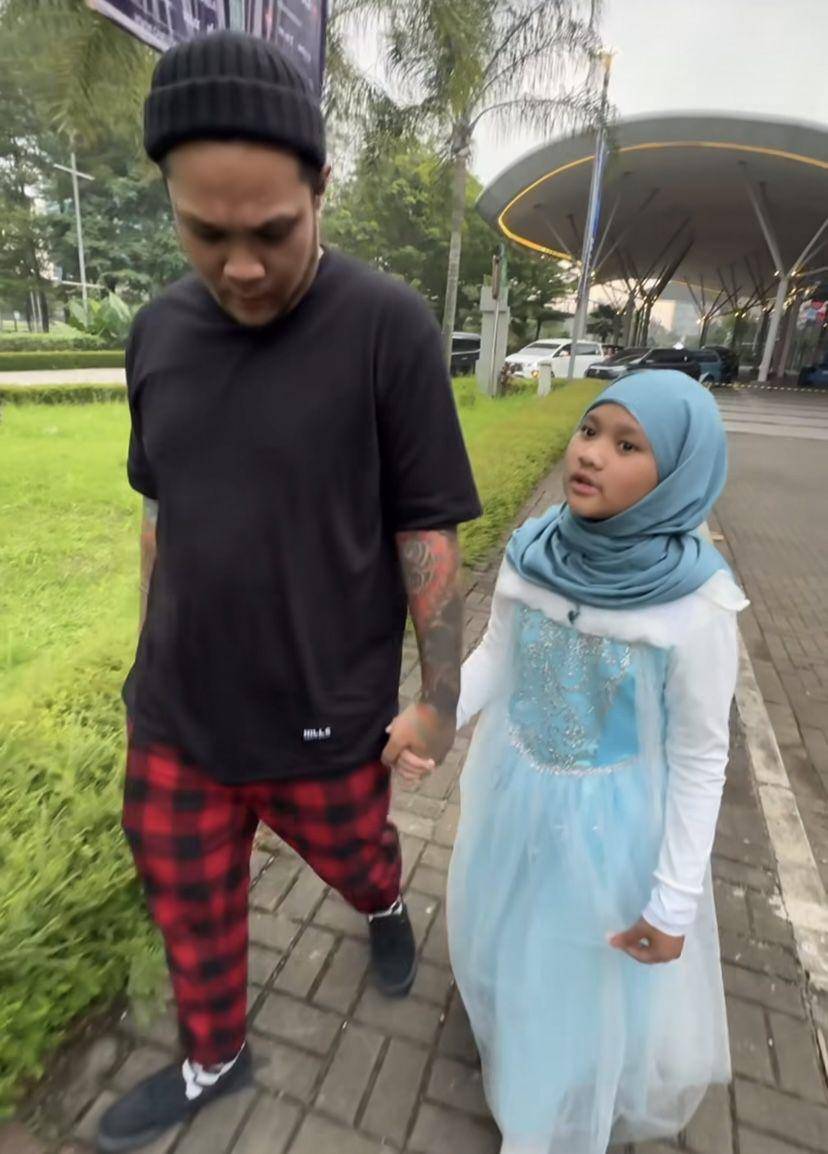 potret Virgoun temani Starla nonton Disney on Ice (Instagram.com/widikidiwdkdw)