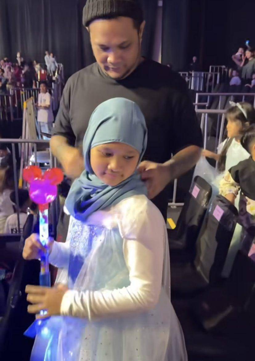 potret Virgoun temani Starla nonton Disney on Ice (Instagram.com/widikidiwdkdw)