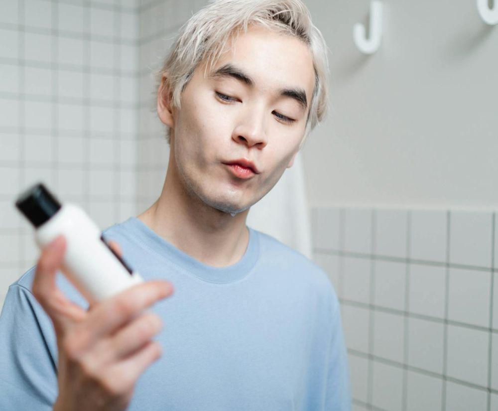 4 Face Scrub Cowok yang Menggunakan Salicylic Acid, Kontrol Minyak!