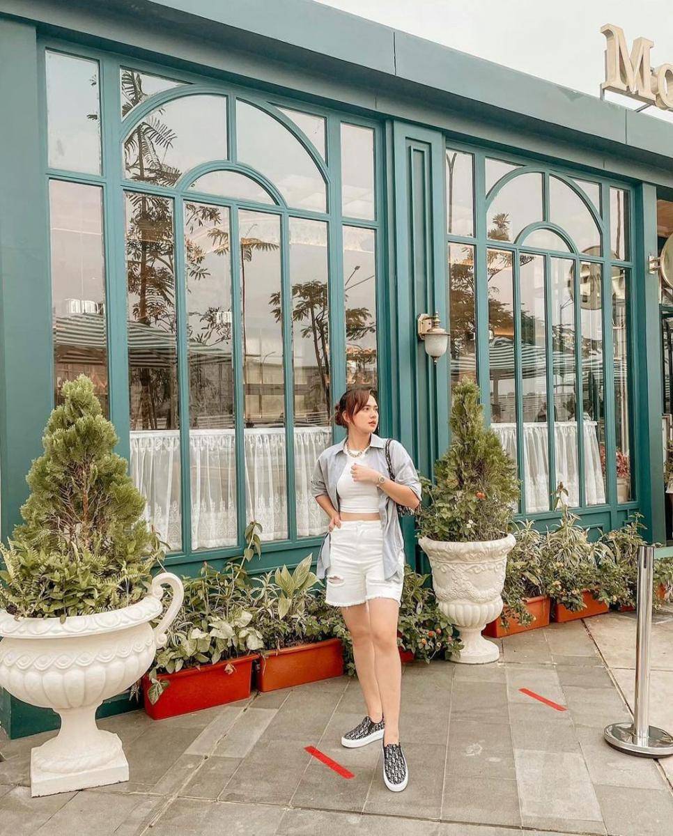 mix and match short pants ala Mayang Yudittia (instagram.com/judits29)