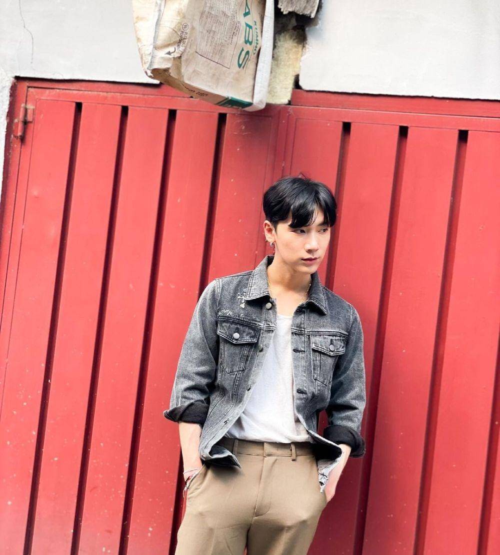 padu padan outer ala Ten WayV (instagram.com/tenlee_1001)