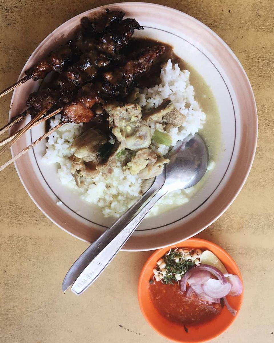 Sate kambing plus gule. (instagram.com/kedirikulinerku)