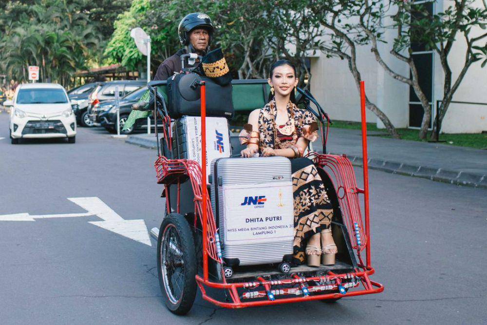 Potret Arrival Look Finalis Miss Mega Bintang Indonesia 2024 (Instagram.com/yayasanduniamegabintang)