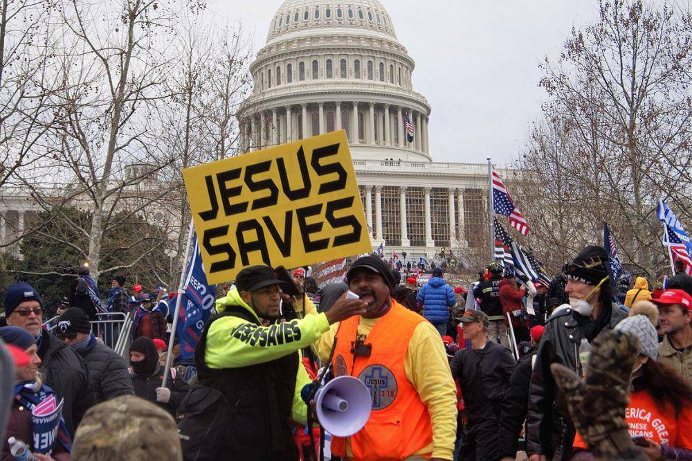 aksi unjuk rasa di Capitol Amerika Serikat pada 2021 (commons.wikimedia.org/Tyler Merbler)