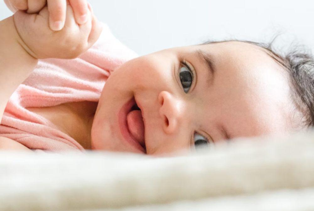 5 Rekomendasi Baby Oil yang Ampuh Menghangatkan Tubuh Bayi