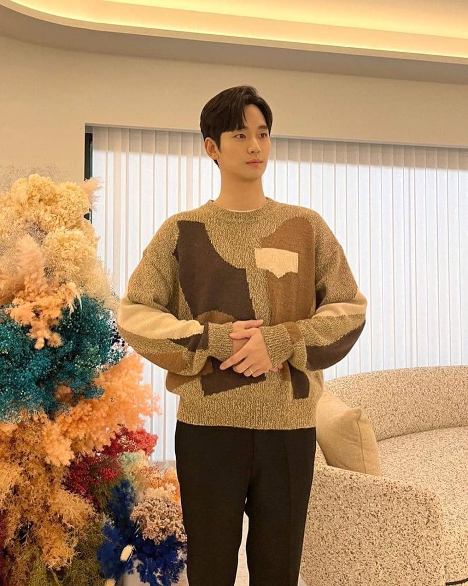 inspirasi OOTD ala Kim Soo Hyun (instagram.com/soohyun_k216)