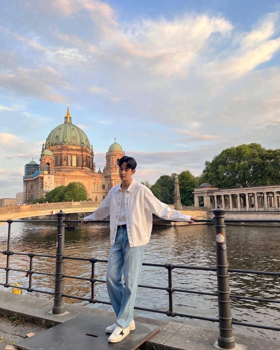 inspirasi OOTD ala Kim Soo Hyun (instagram.com/soohyun_k216)