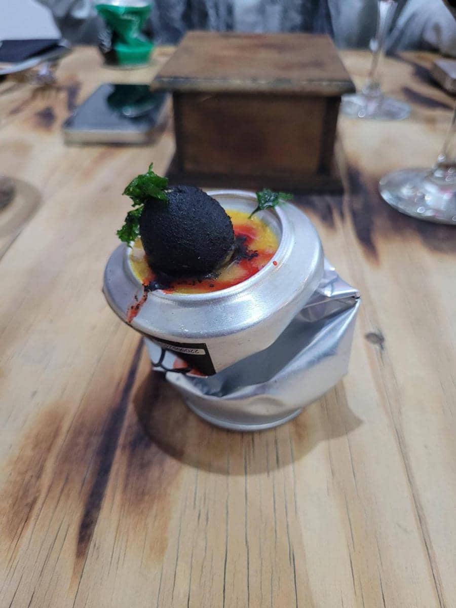 potret penyajian makanan menggunakan kaleng minuman (reddit.com/user/moritzmadafaka)